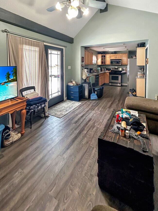 Building Photo - Charming 3-bedroom, 1-bath home in Oakdale, PA!