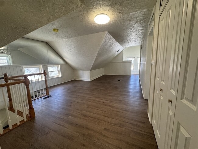 Building Photo - 382 Salem St