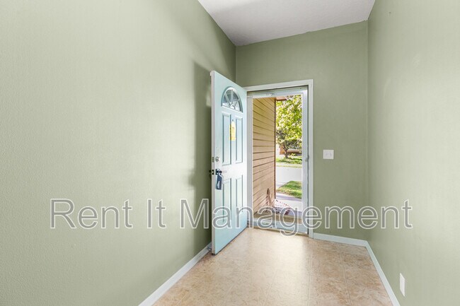 Building Photo - 7425 N 77th Ave