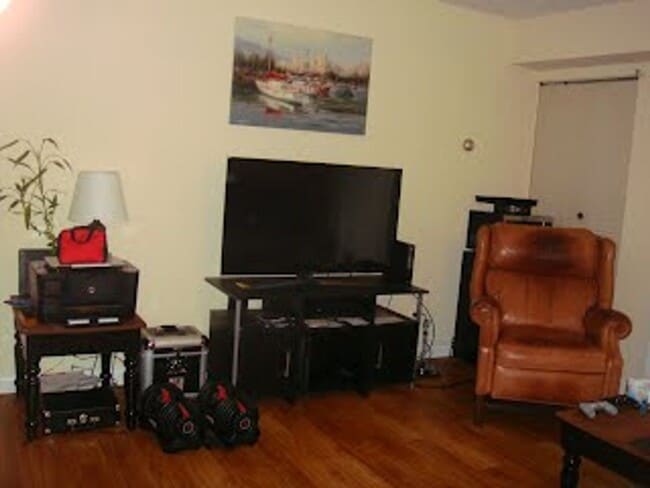 Primary Photo - 1800 JPA - 1 Bedroom Garden Unit Available...