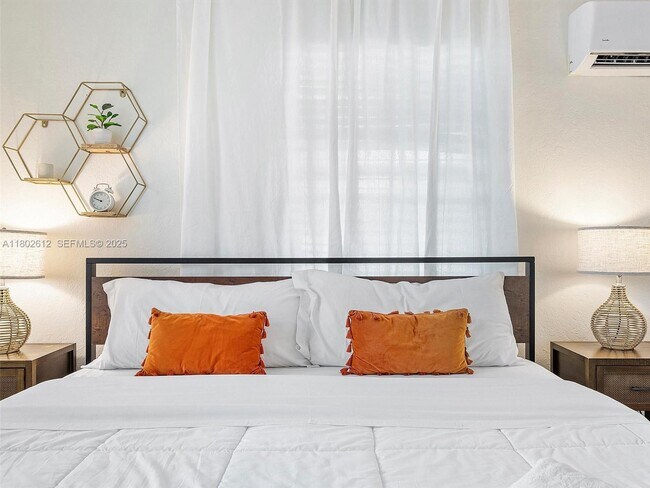 Building Photo - 300 SW 23rd St