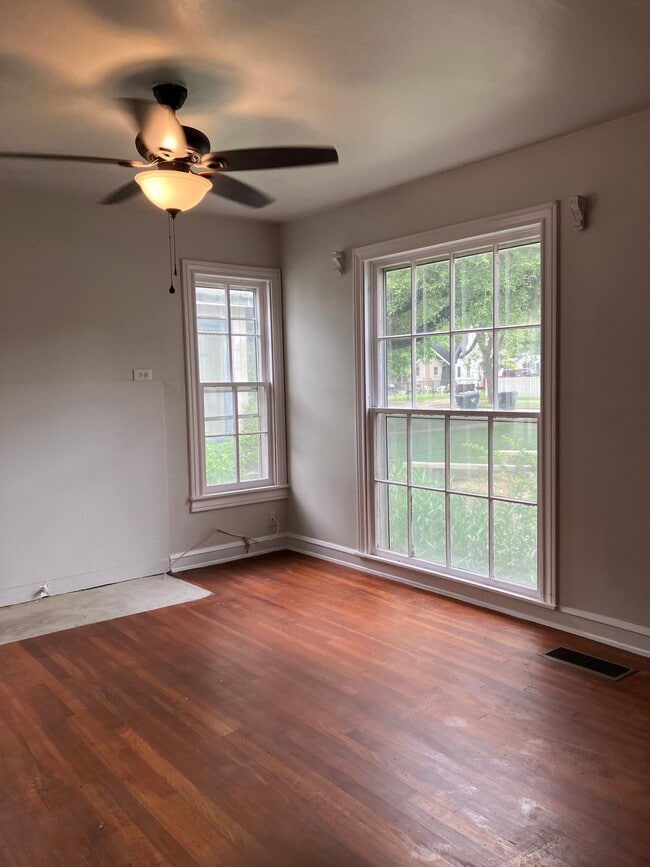 Building Photo - 2713 Pine Ave