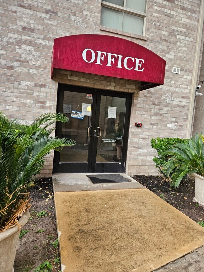 Building Photo - 8433 Hearth Dr