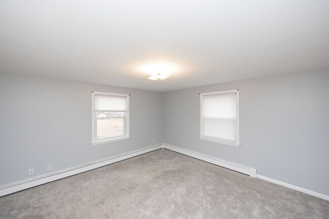 Building Photo - 48 Ray St