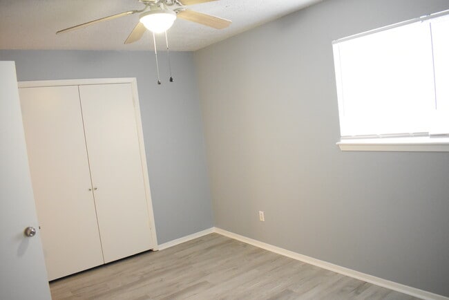 Building Photo - 3230 Pearl St