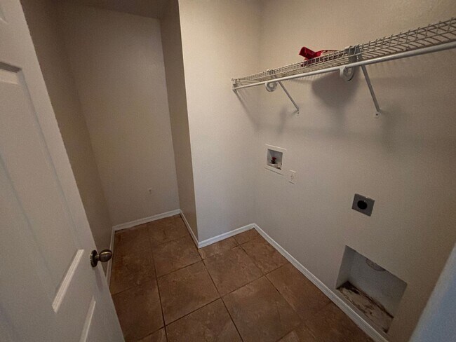 Building Photo - 3/2 Home Marion Oaks