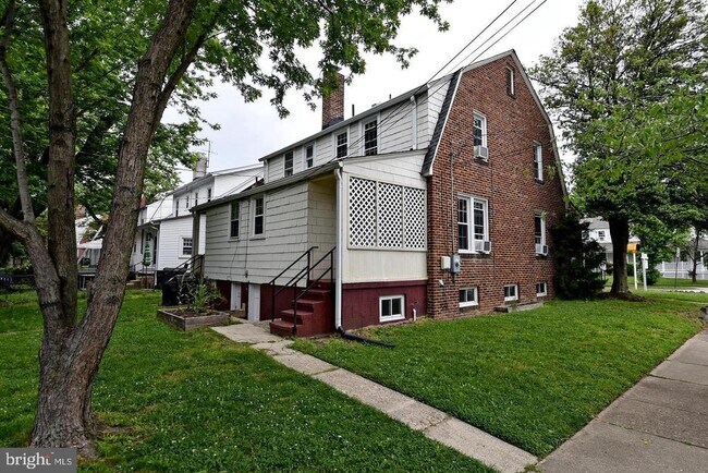 Building Photo - 600 23rd St S