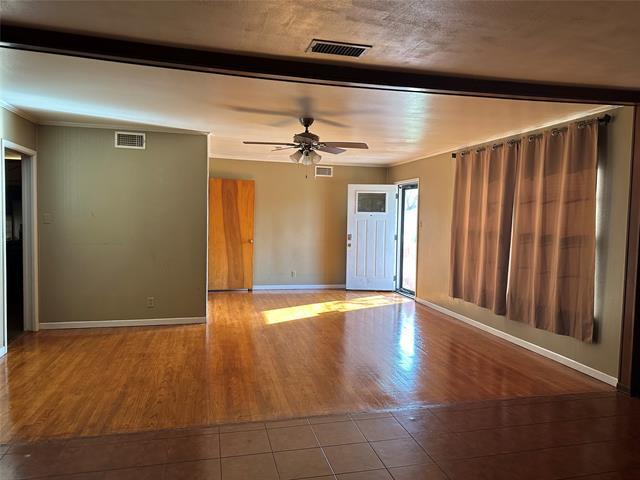 Building Photo - 717 S La Salle Dr