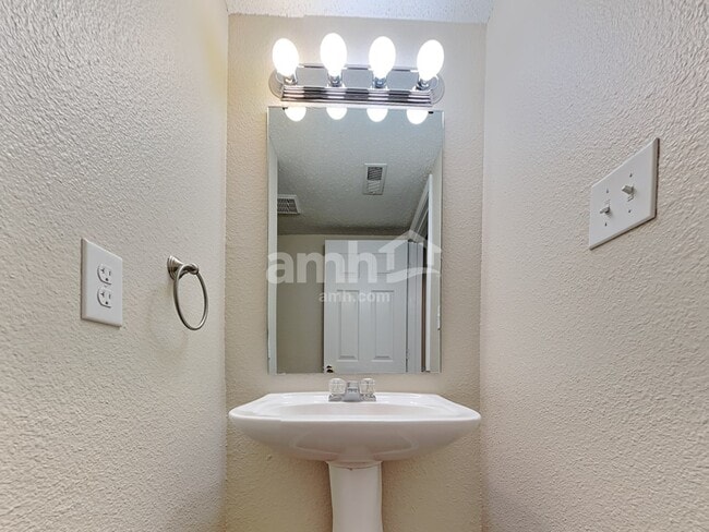 Building Photo - 4708 Whitview Ln