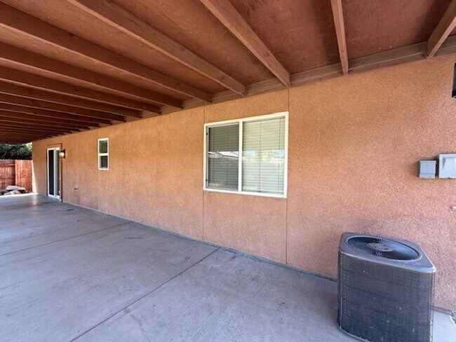 Building Photo - 3338 N Linda Vista St