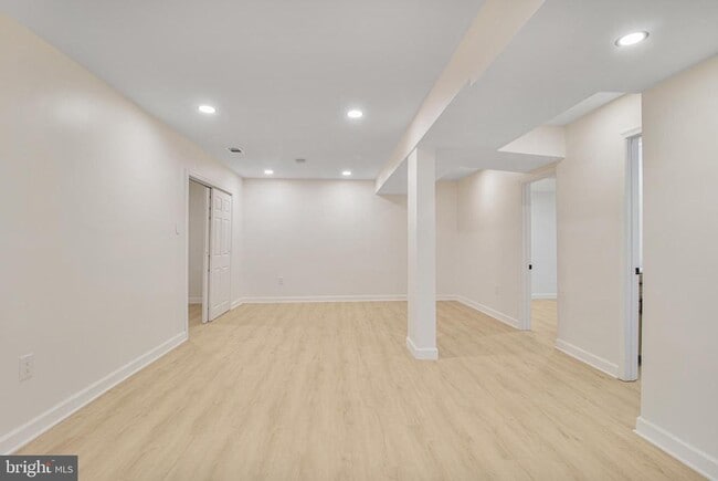 Building Photo - 8009 Poplar Hill Dr