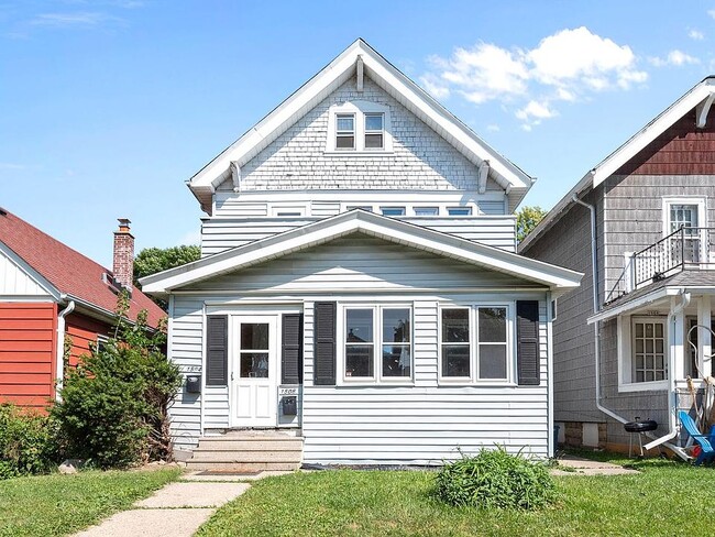 Building Photo - 1506 S 81st St