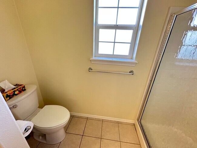 Building Photo - Coeur D'Alene Home