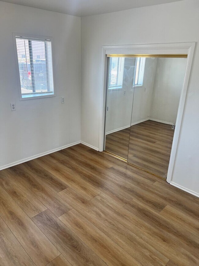Building Photo - Concert Duplex
