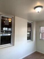 Building Photo - 118 E 21st St