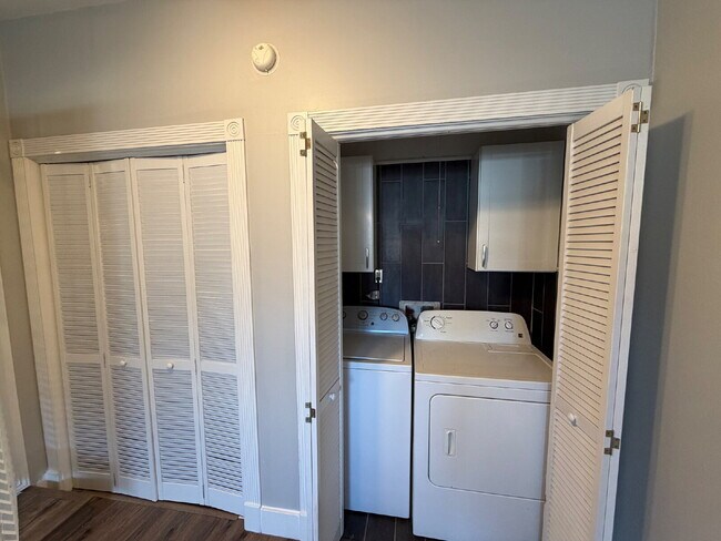 Building Photo - Beautiful Newly Updated Home in Tech Terrace