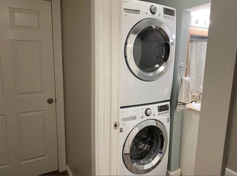 Building Photo - 4775 Home Run Aly