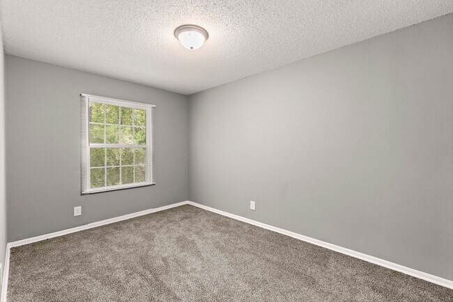 Building Photo - 2 Bedroom Availability