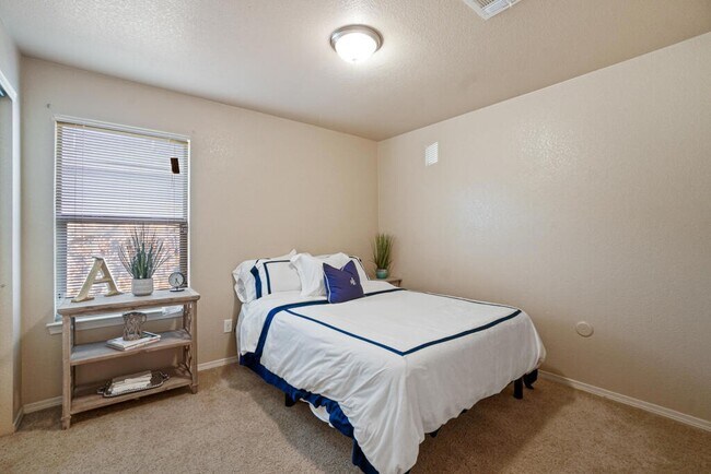 Building Photo - 10548 Canyon Sage Dr