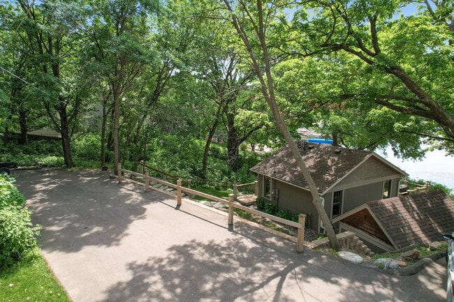 Building Photo - 16654 Inguadona Beach Cir SW