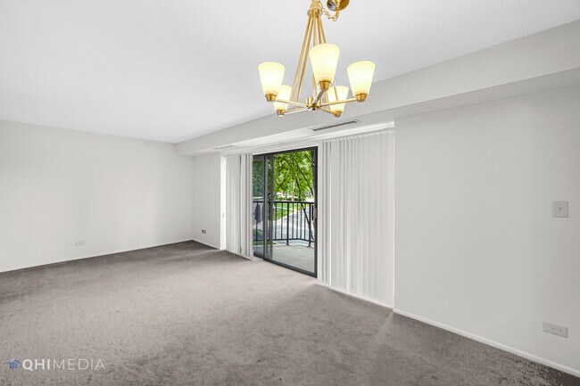Building Photo - 111 S Baybrook Dr