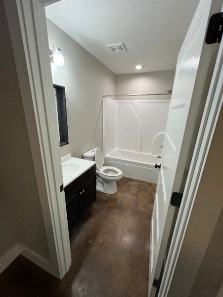 Building Photo - 1143 MS-9