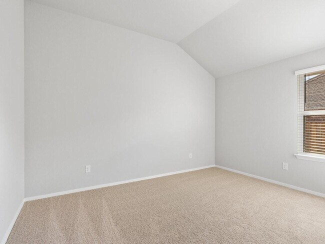 Building Photo - 308 Rimrock Ct
