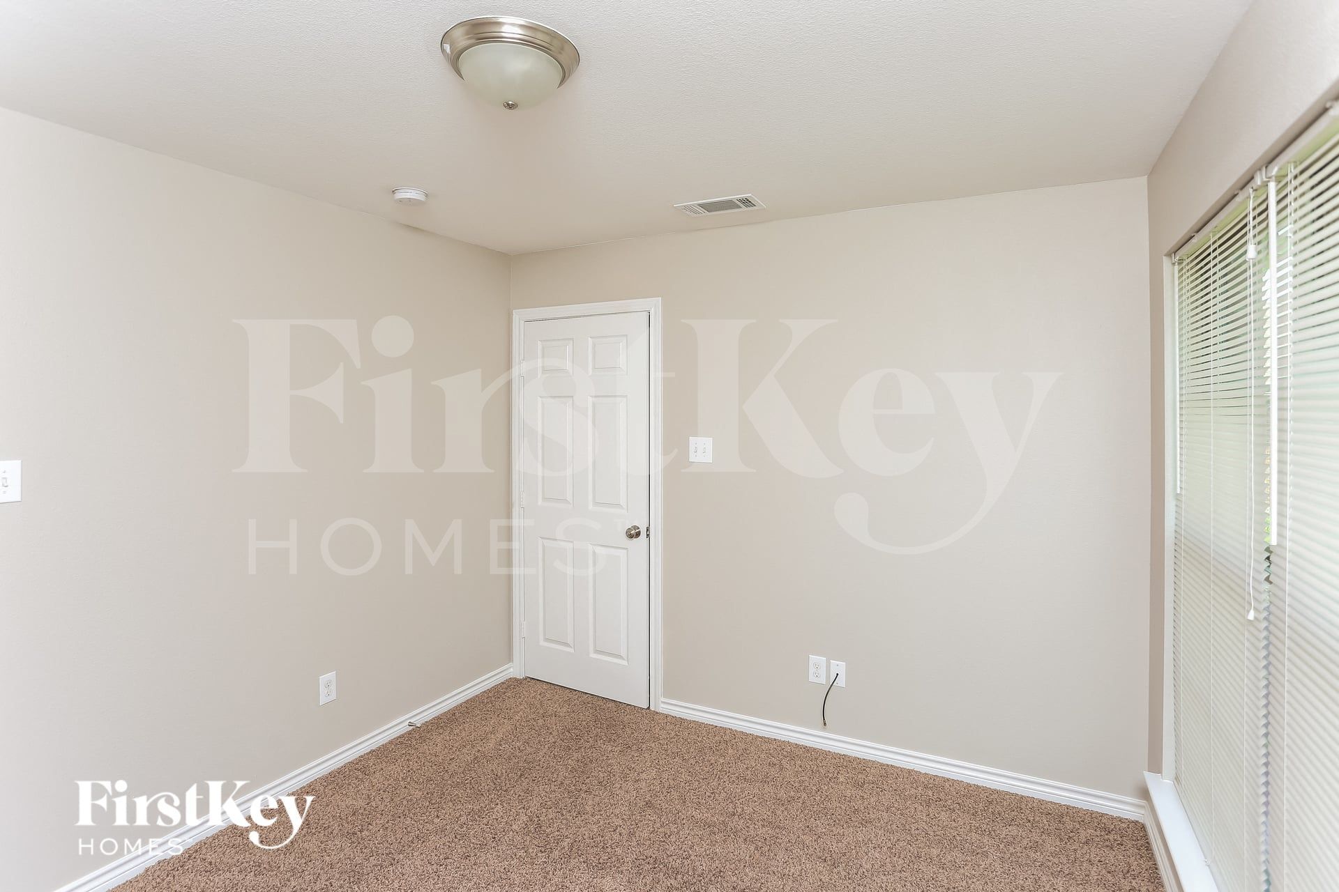 Building Photo - 623 Hilton Dr