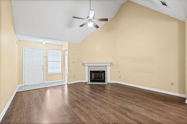 Building Photo - 7782 Shadowland Dr