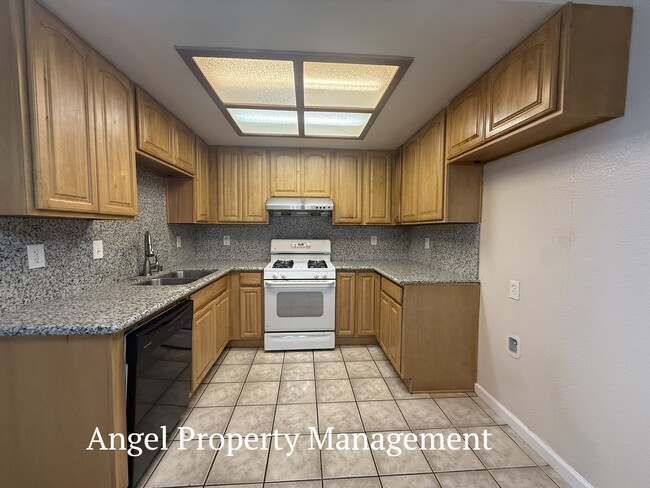 Building Photo - 6557 37th Ave