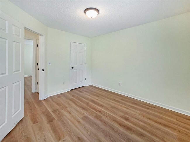Building Photo - 2806 Vintage Wood Way