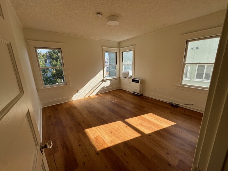 Bedroom entrance - 718 N Hoover St