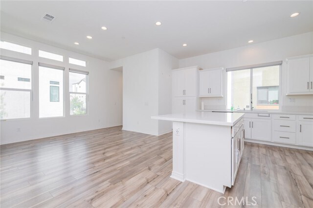 Building Photo - 142 Sawbuck