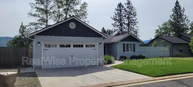 Primary Photo - 1775 Daffodil Ln