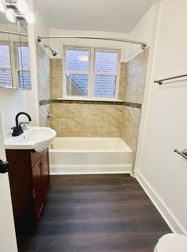 Building Photo - 303 Peebles St