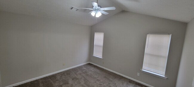 Building Photo - 118 Crystal Brook