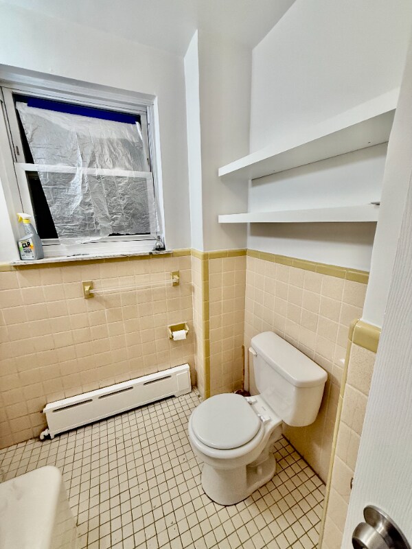 Building Photo - 2628 E Somerset St