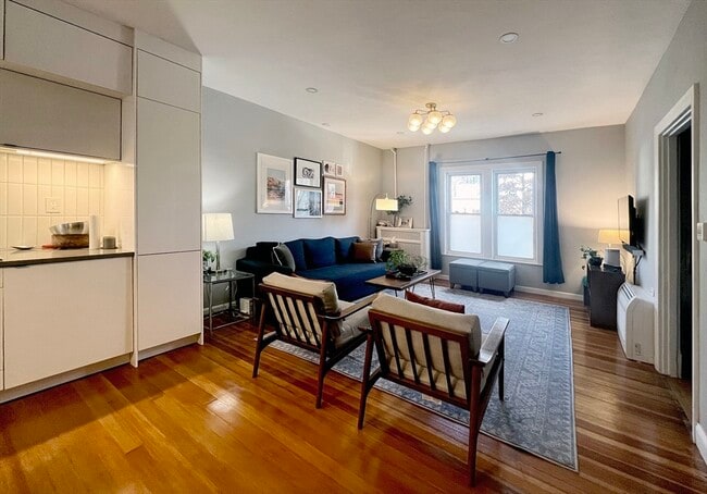 Building Photo - 118 Brooks St