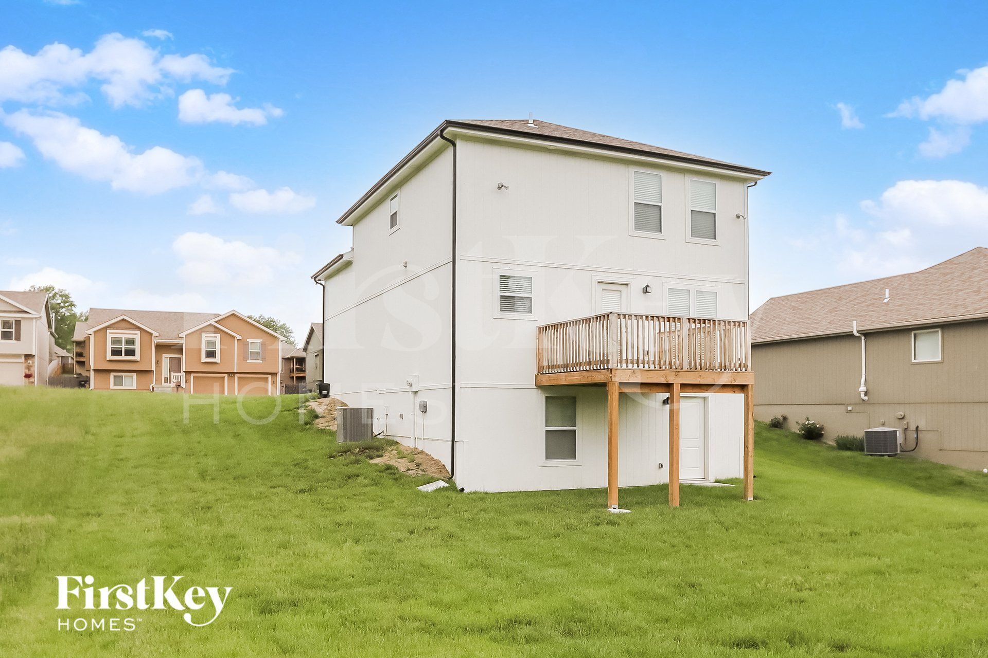 Building Photo - 5015 N Wheeling Ave