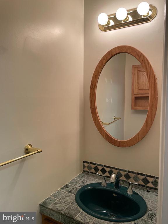 Building Photo - 7140 Westfield Ct