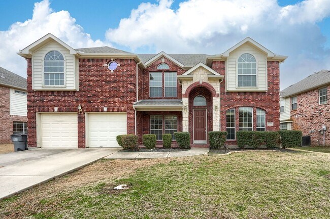 Primary Photo - Stunning 5-Bedroom Home with Spacious Back...