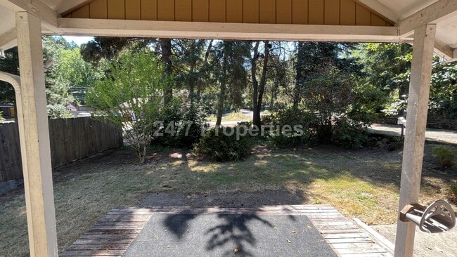 Building Photo - 2 Primary Suites + Huge Yard in Markham - ...