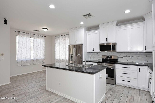 Building Photo - 18443 W Paseo Way