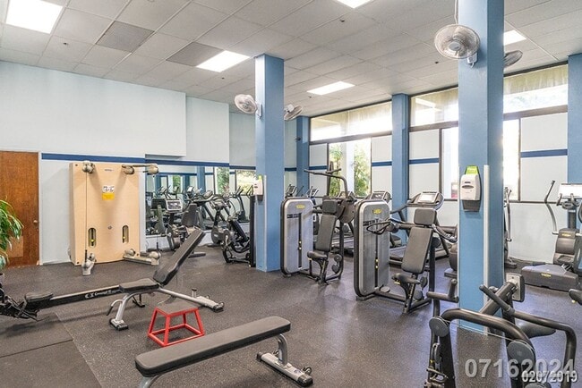 Building Photo - 2BR | 2BA | $4,000 | Move-In Ready! Windwa...