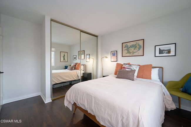 Building Photo - 1988 Olivewood Ct