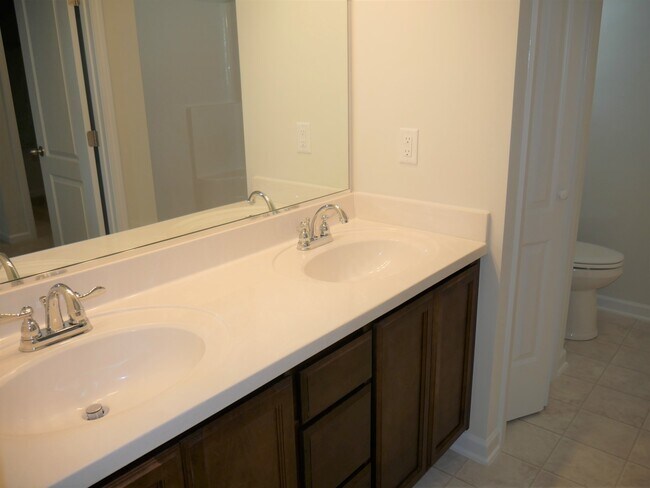 Building Photo - 5733 Midstream Cir