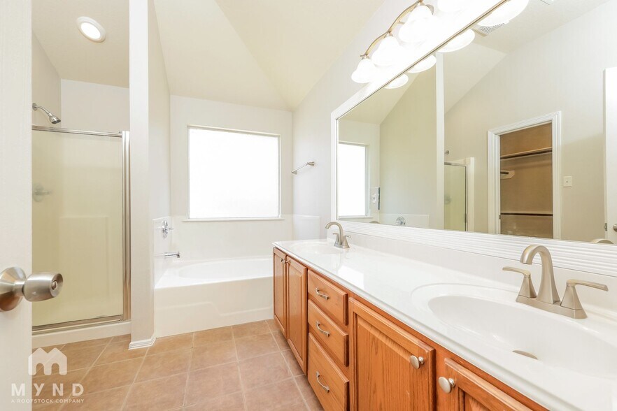 Building Photo - 32003 Ashton Ln