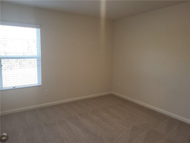 Building Photo - 50 Barnwood Ln