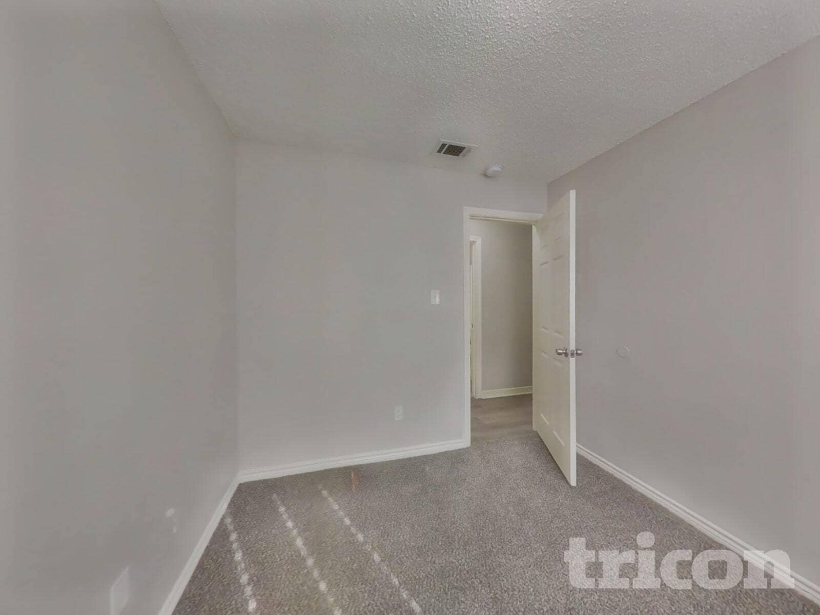 Building Photo - 2214 Townhall Ln