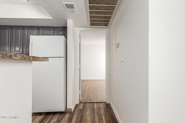Building Photo - 3601 W Tierra Buena Ln